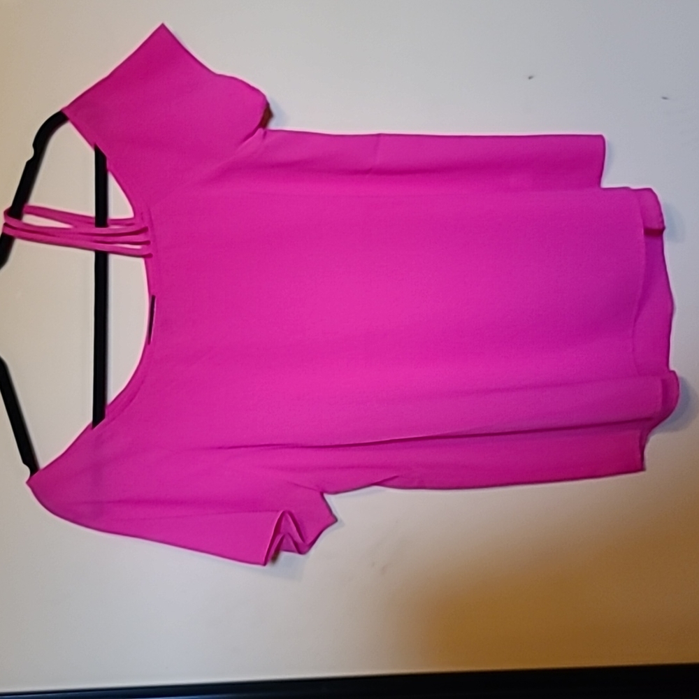 🔥 Hot Pink asymmetrical blouse 👚